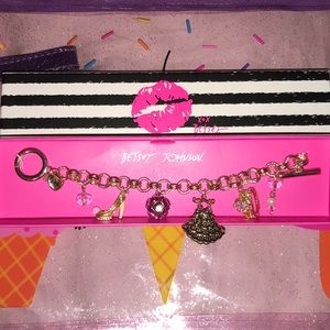 Betsey Johnson NWT! Charm Bracelet 👠 👗 🌹 👑